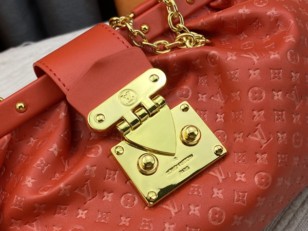 ルイヴィトンバッグ角部分ディテール